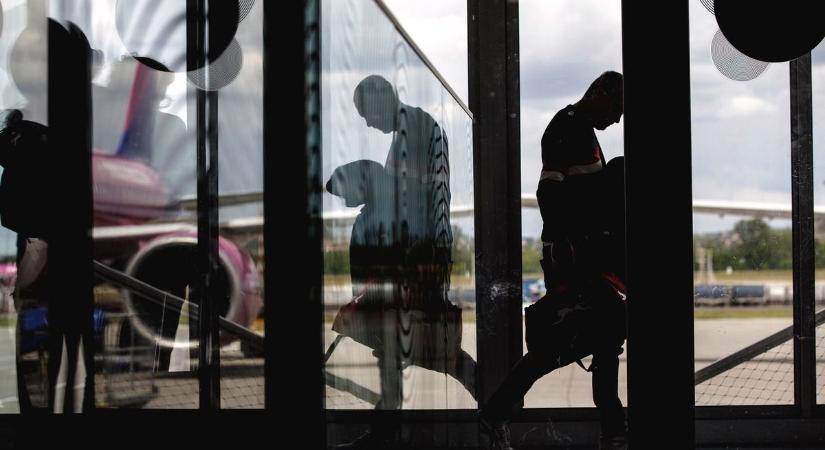 Magyarország új nagy vidéki repülőtere: fontos részletek derültek ki a kormánydöntésről, így fog megépülni – az út másik oldalán már laknak