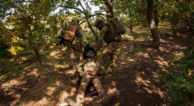 Az oroszok áttörték az ukrán védelmet Pokrovszkban, teljes bekerítés fenyegeti az ukránokat