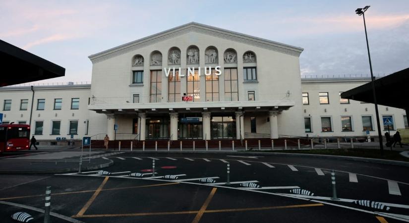 Ismét lezárták a vilniusi repülőteret a litván légtérbe behatolt léggömbök miatt
