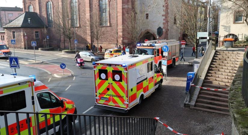 Német jogállam: pszichiátriai intézetbe zárják a aschaffenburgi késelőt