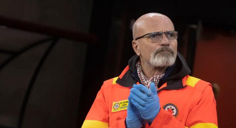 Zacher Gábor fontos bejelentést tett, hamarosan a TV-ben is újra láthatjuk az ország mentősét