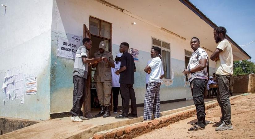 Magyarok turisták rekedtek a kedvelt üdülőszigeten: lövéseket lehetett hallani, a reptér lezárva, egy napig internet sem volt