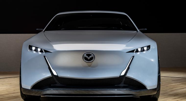 A Mazda új koncepciói a vezetés örömét és a fenntarthatóságot egyesítik