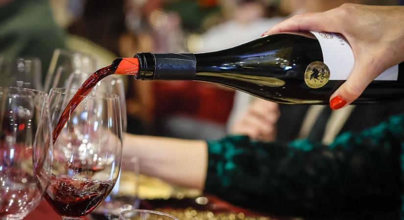 A Bikavért ünnepelte a borvidék: kulturális, gasztronómiai programok és díjak