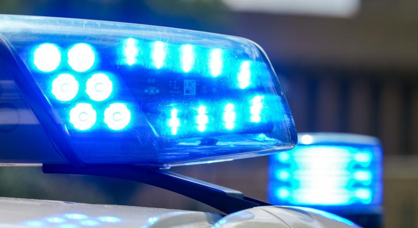 Leesett a rendőrök álla, amikor benéztek a több tízmilliós autó alá