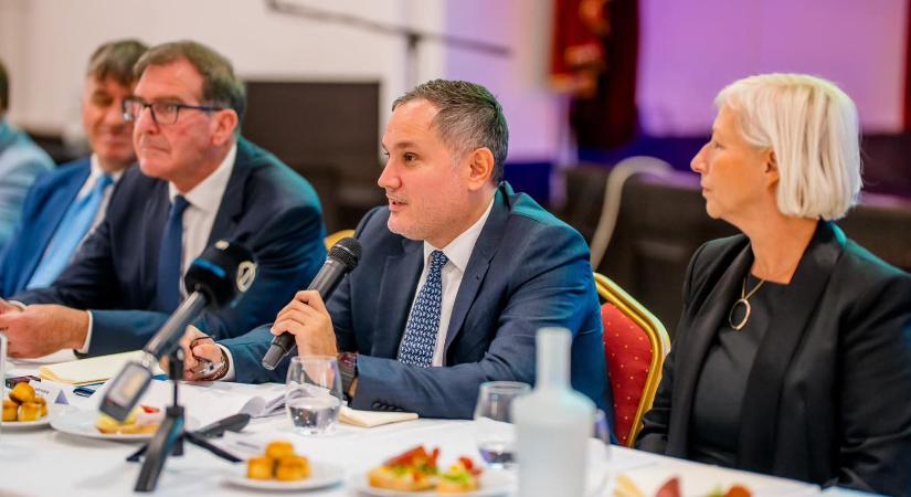 Nagy Márton a németekre kente, hogy a 3,4 százalékos “repülőrajt” helyett csak 0,5-1 százalékos lesz a gazdasági növekedés