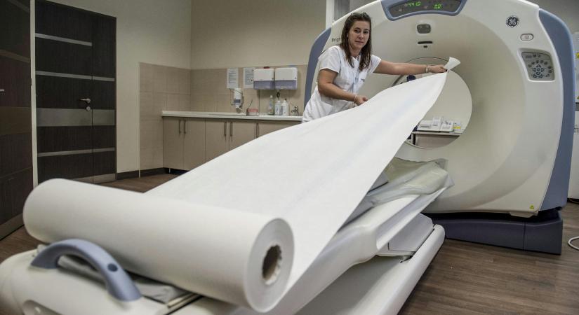 „Néhány nap alatt be fog telni az előjegyzés decemberig” – november 1-től államosítják a CT-MRI vizsgálatokat, de az ellátás nem fog menni a magáncégek nélkül