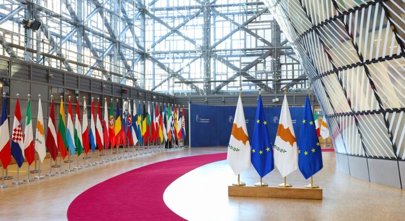 Jogi lépések megtételét fontolgatja az Európai Bizottság Magyarországgal és Szlovákiával szemben