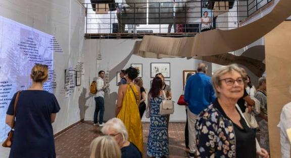 Meghosszabbítva: az irodalmi Nobel-díjas Krasznahorkai László kiállítása még több mint két hónapig látható Szentendrén