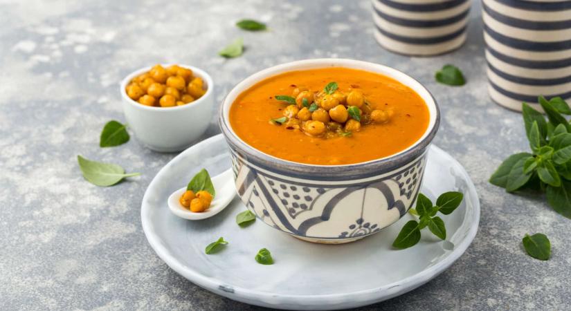 Sültpaprika-krémleves fűszeres pirított csicseriborsóval