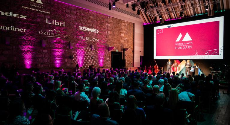 Mától egy kávéházban ül a 98 éves matematikus, az erdélyi pap és Kapu Tibor