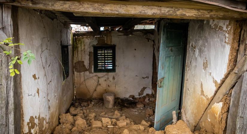 Mi az? Belülről életveszélyes, kívülről fotópont – zalai "műemlék" a szőlőhegyen (galéria)