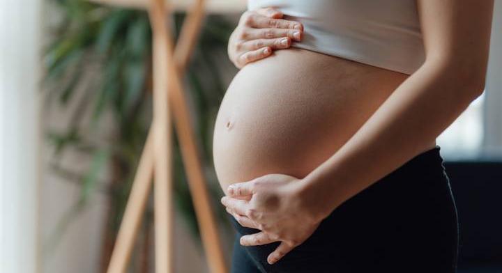 Ekkora terhet cipelnek a várandós nők: az ultramaraton-futókéval vetekszik