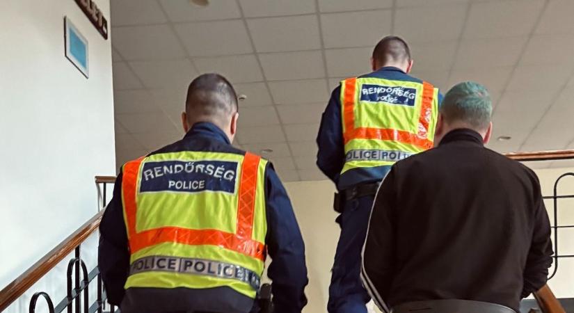 Hárman erőszakoltak meg egy fiatal lányt Szegeden, majd üzenetben gúnyolódtak rajta