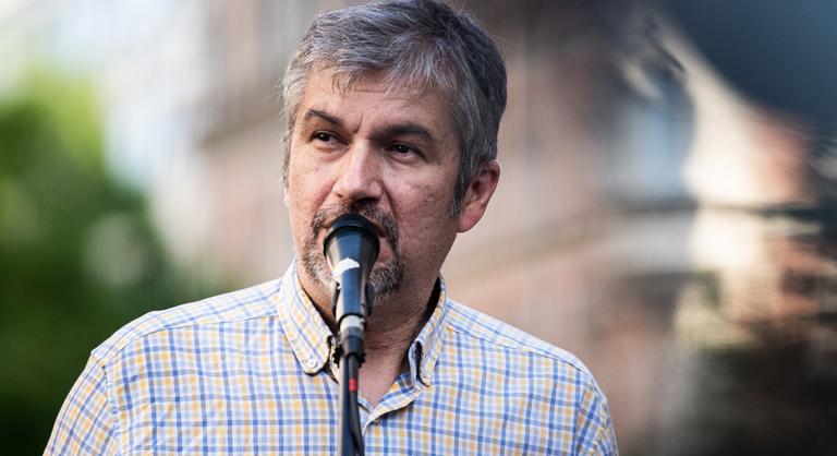 Hadházy Ákos: 3,9 milliárdot költöttek egy onkológiai alapítvány luxusvillájára