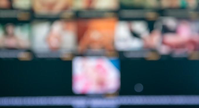 19 évesnek hirdették és prostitúcióra kényszerítették a valójában 12 éves kislányt – vádat emeltek tárnoki házaspár ellen