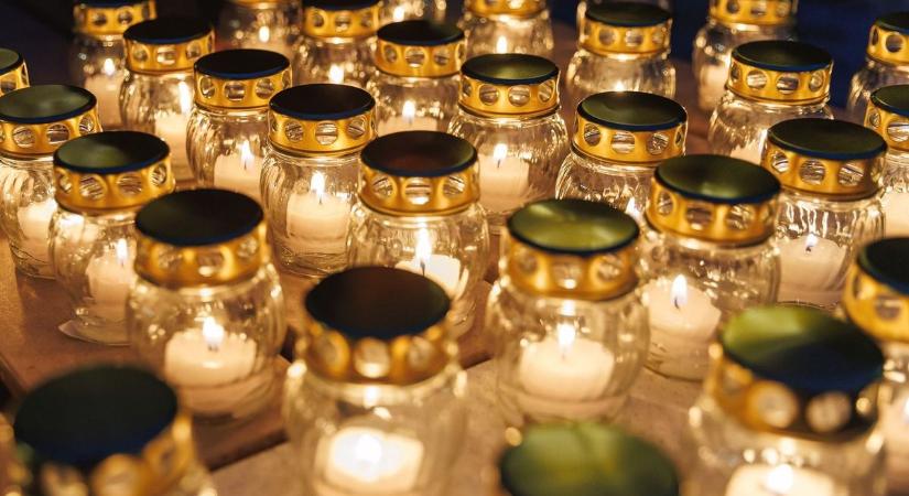 Sásdon egyedülálló módon, látványos installációval várják a mindenszentek napját (VIDEÓ)