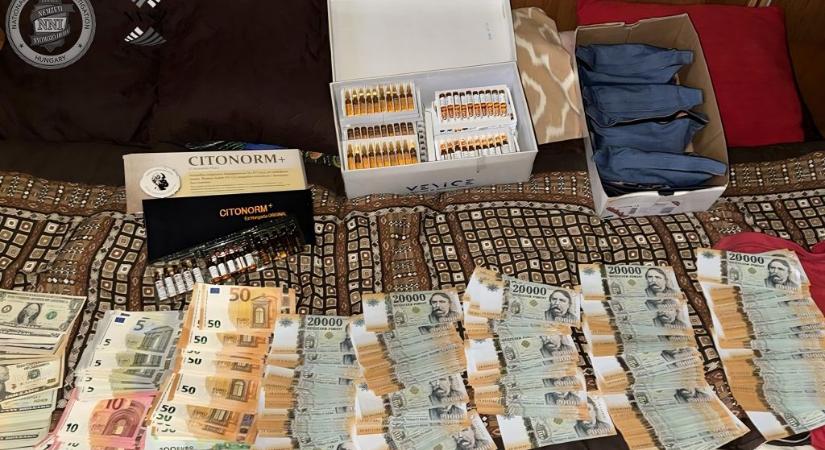 „Az injekció beadása emberen végzett orvostudományi kutatásnak minősül” – kuruzsló bűnszervezetre csapott le a készenléti rendőrség