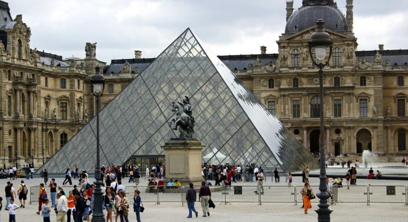 Letartóztattak újabb öt embert, akiket a Louvre kirablásával gyanúsítanak