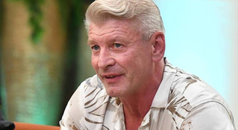 A Dancing with the Stars táncosnője megbabonázta a TV2 sztárját, pedig feleségével ment az órájára