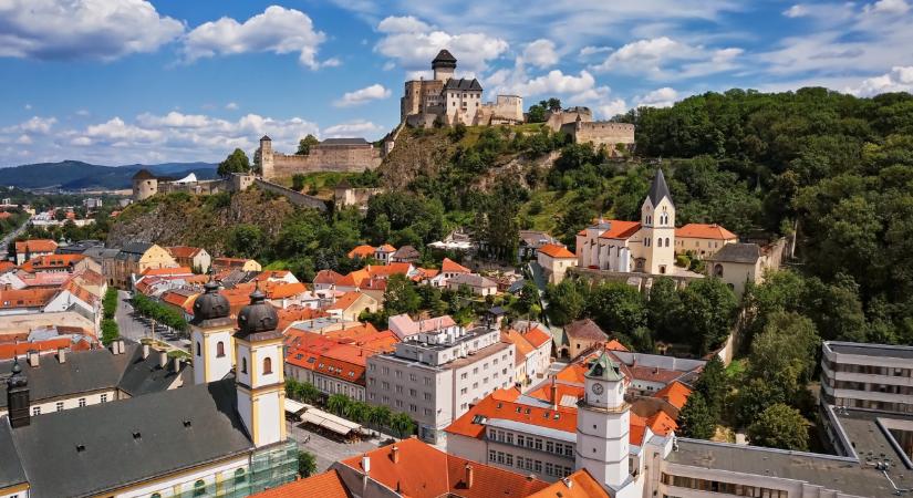 Ez a bájos kisváros lehet a magyar utazók új kedvence: csak egy köpésre van, elképesztő ütemben épül