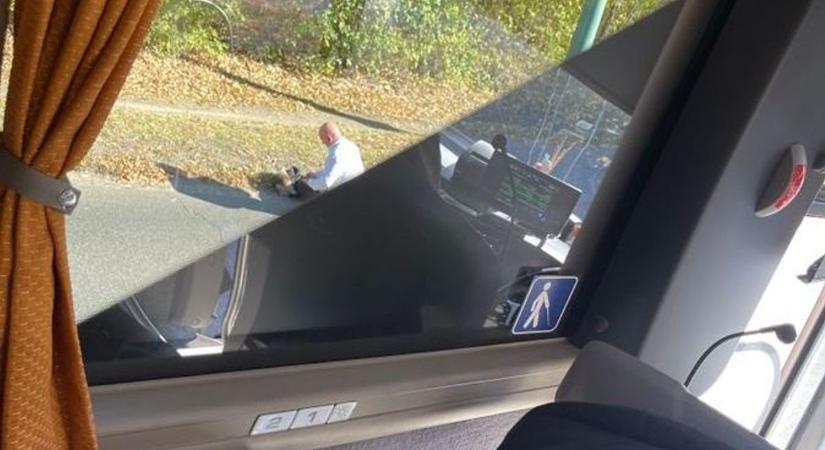 Hősies életmentés Dunaújvárosban: buszsofőrök mentették meg az eszméletlen férfit