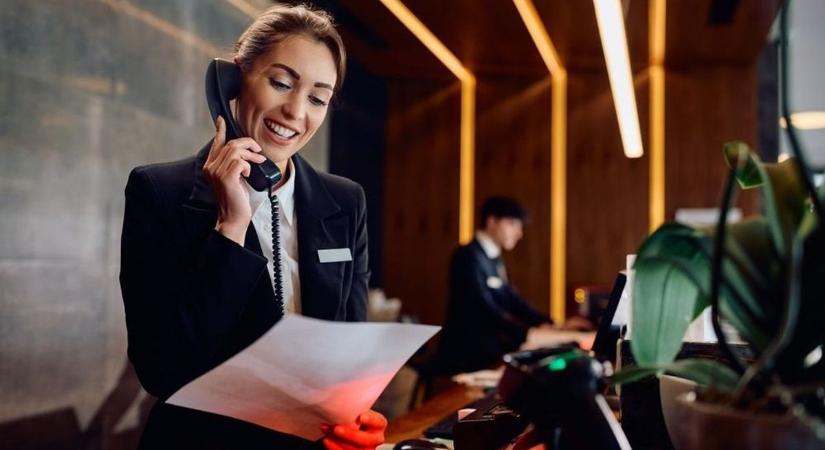 Milliókat csalt ki a luxushotelben dolgozó zalai nő
