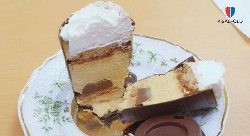 Pumpkin spice latte süti 2490-ért? Kipróbáltuk! - fotók, videó