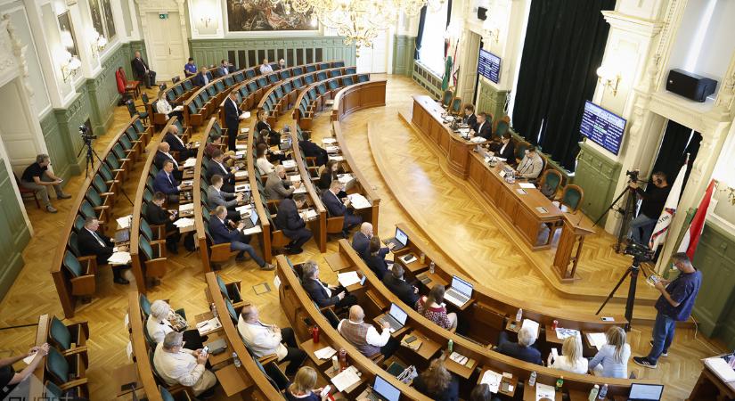 Megkezdődik a párbeszéd a költségvetésről, Audi-ügy, bérlakások – Fontos témákat tárgyal a közgyűlés