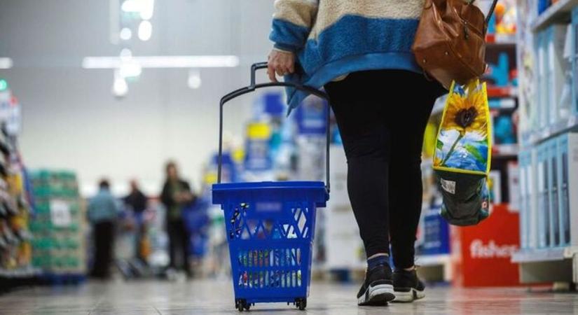 Azonnal vissza kellett hívni a népszerű terméket! Tele voltak vele a debreceni hipermarket polcai is