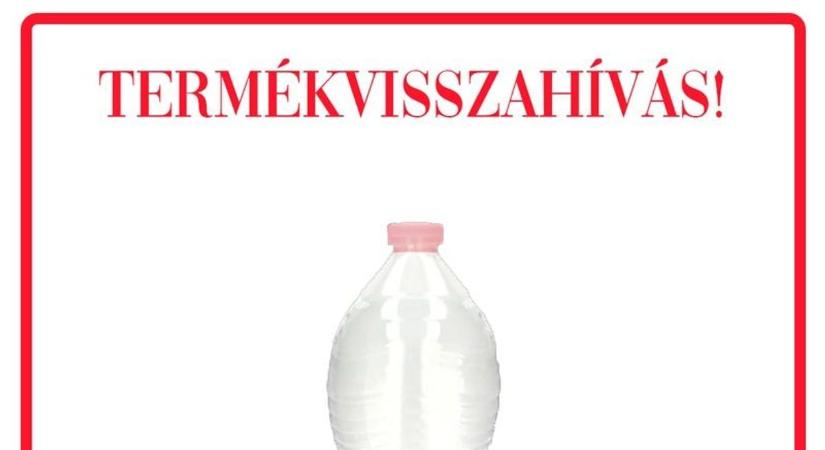 Vigyázat! Ha ilyen ásványvizet vásárolt, ne igya meg!