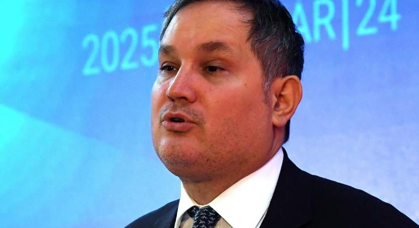 Orbán minisztere súlyos kudarcról vallott, már meg sem próbálnak repülőrajtot hazudni