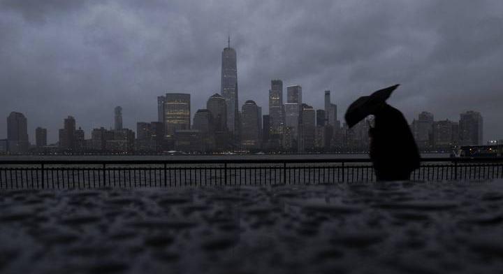 Halálos áldozatokat is követelt a vihar, amely az amerikai metropoliszra csapott le