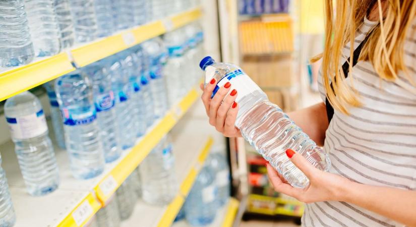Veszélyes lehet ez a saját márkás ásványvíz – ezt semmiképp se idd meg!