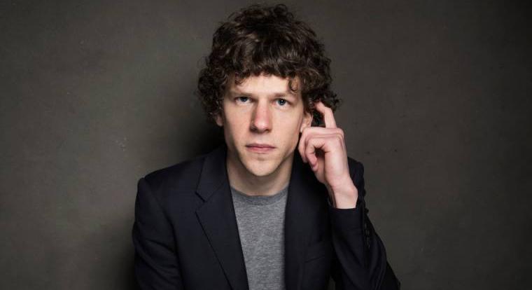 Jesse Eisenberg egy vadidegennek adományozza az egyik veséjét