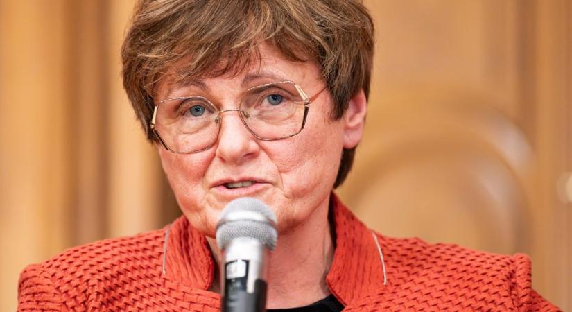 Kamu csodaszereket árulnak Karikó Katalin nevében