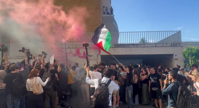 Antiszemita hullám söpör végig Olaszországon – a gimnáziumok és egyetemek is lángra kaptak  videó