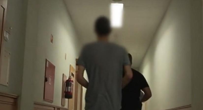 „Megöllek, nem lehetsz ennyire hülye” – üvöltötte a szabolcsi horrorapa, mielőtt a saját fia halálra verte