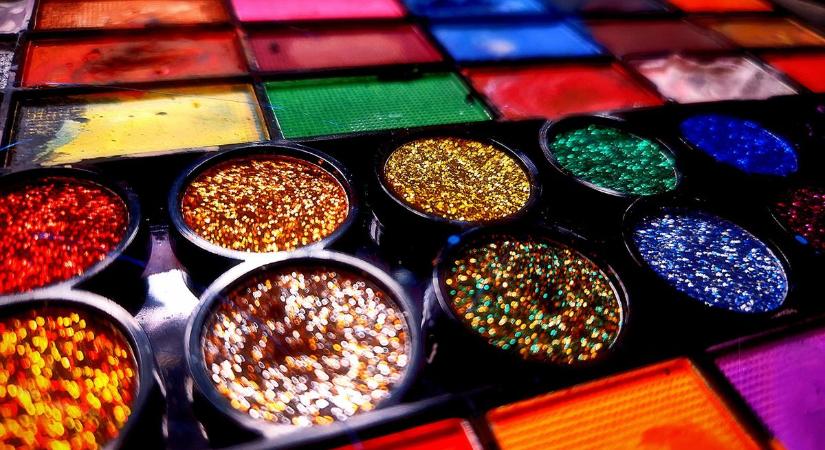 Hogyan készül a halloweeni smink? Cosplayer mutatja lépésről lépésre