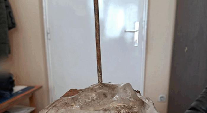 Megúszhatja, hogy volt képe ekkora szögekkel teleszórni az utat