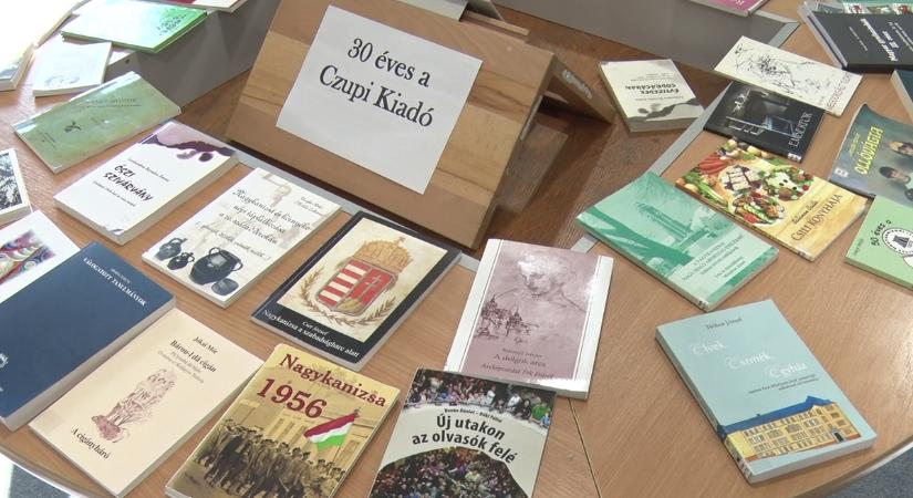 108 kiadvány megjelenése köthető a Czupi Kiadóhoz