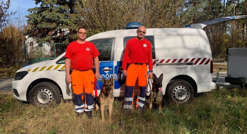 Különleges küldetést teljesítettek a kutató-mentők hős kutyái