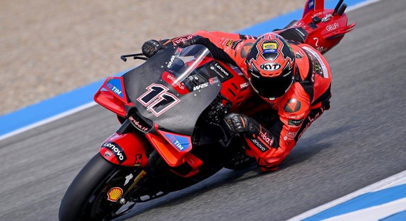 A Superbike-vb ezüstérmese helyettesíti Marquezt az utolsó két MotoGP-futamon