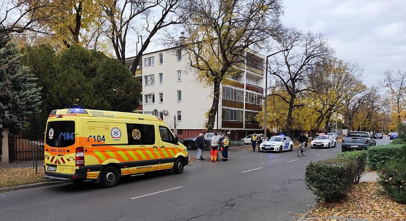 Motoros futár balesetezett Debrecenben