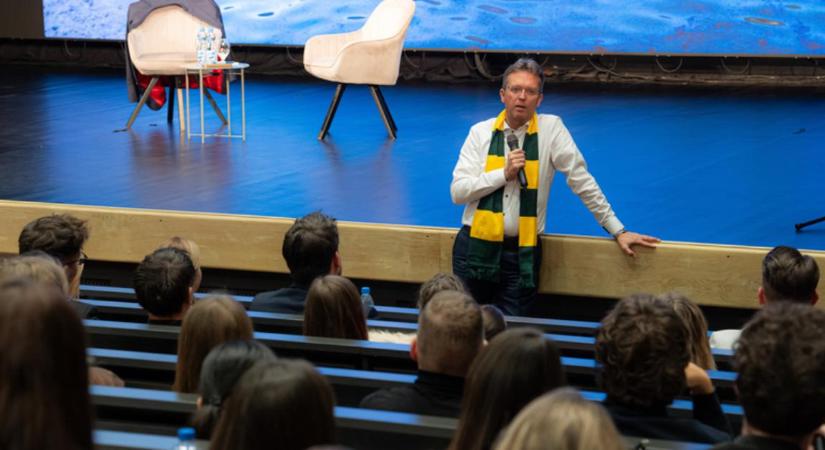 Debreceni diákok kérdezhettek Hankó Balázs kulturális és innovációs minisztertől