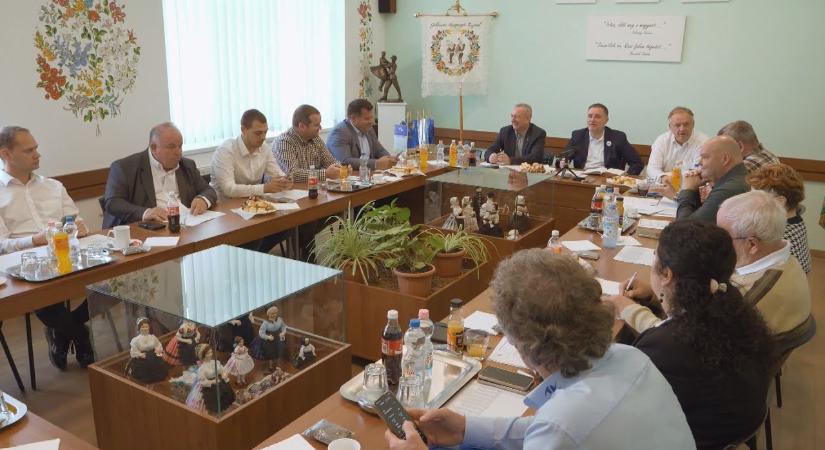 Hat fontos kérdéskört vitattak meg