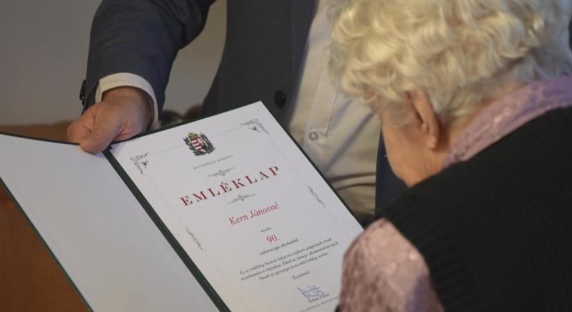 Közel négy évtized a gyermekek között