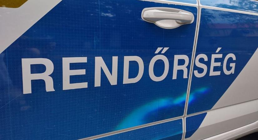 Pitiáner dolog miatt alakult ki durva balhé, egy fejszét is előkapott a fenyegetőző férfi - videó