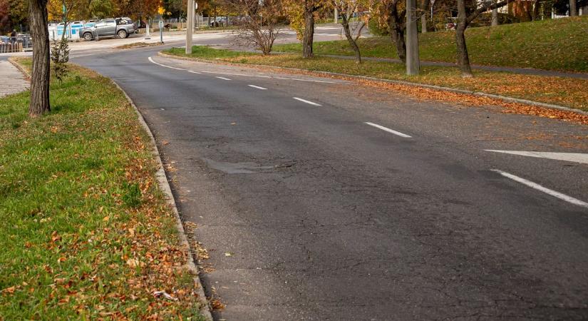 Balesetveszély az aszfalton: egy rejtélyes folt riogatja az autósokat egy forgalmas borsodi útszakaszon