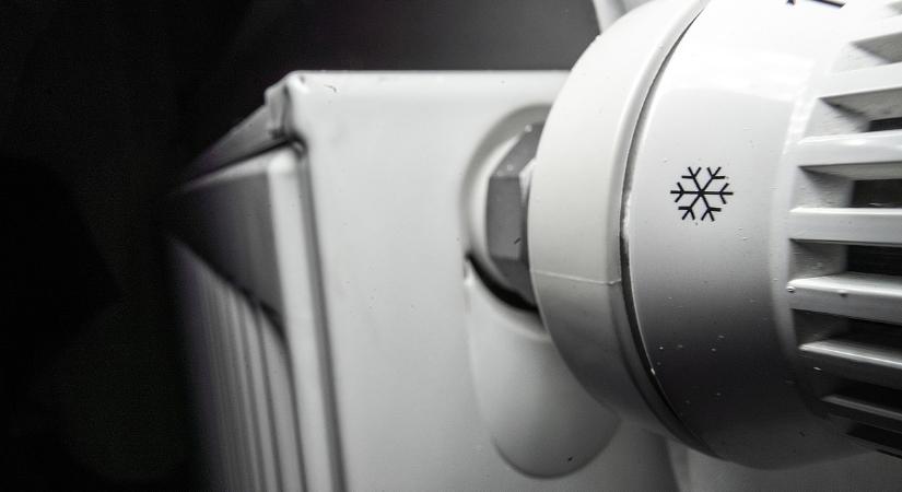 Veszélyben a rezsicsökkentés: bármelyik oldal nyer, hozzá kell nyúlni